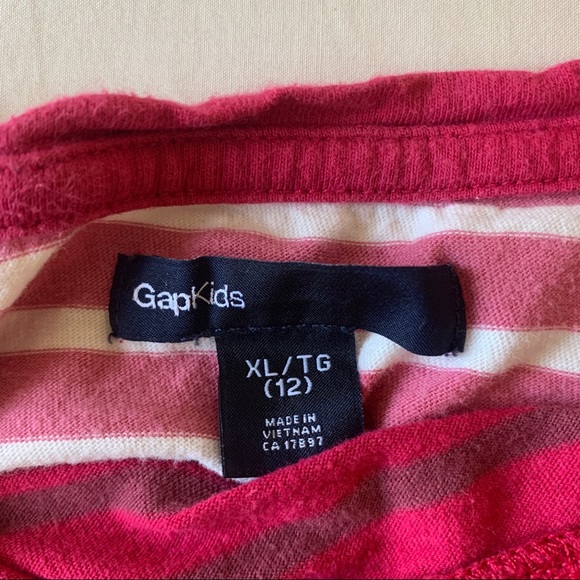 Long sleeve tee with a small pocket - Picture 5 of 5